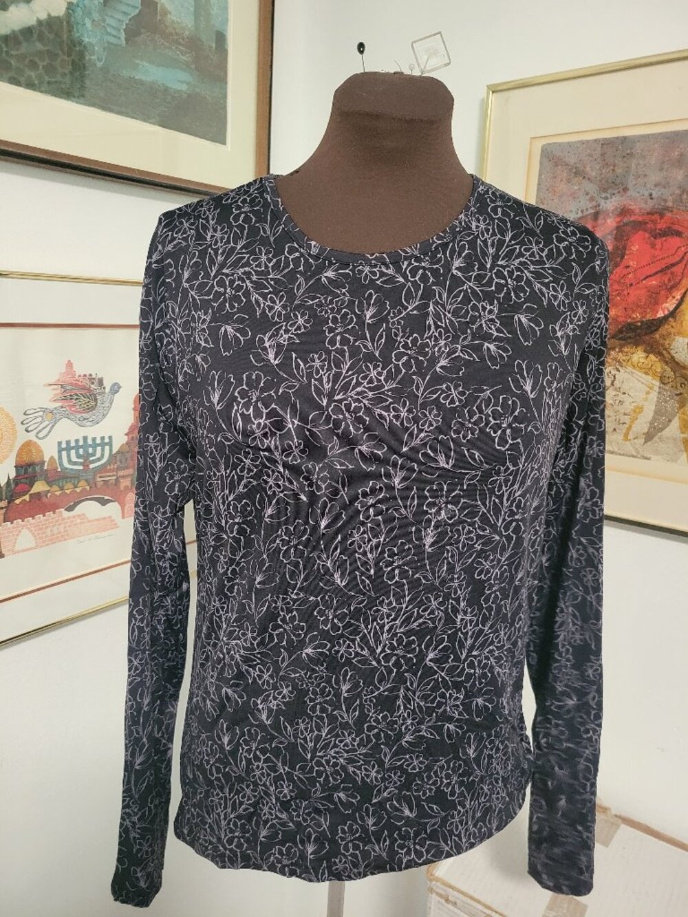 Hang Ten UV Protection Pretty Black white Floral design Size L